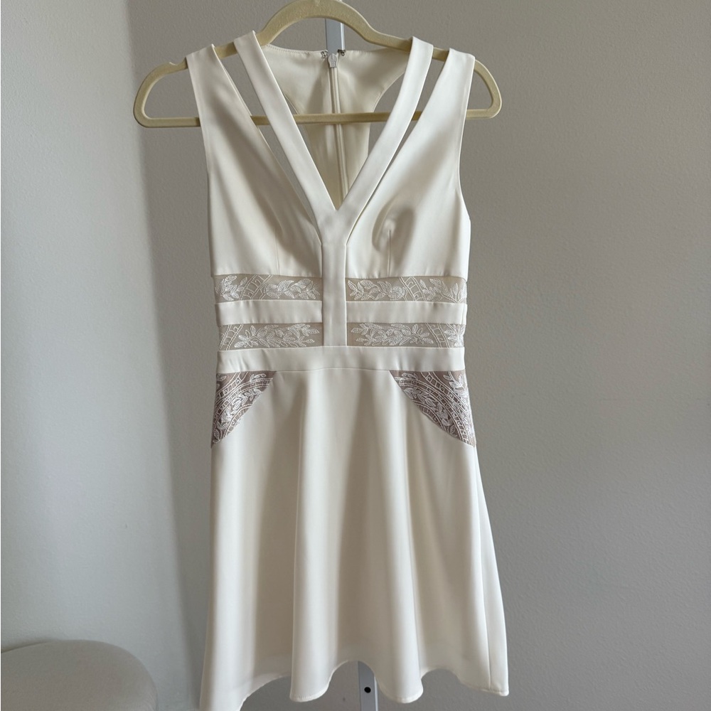 BCBGMaxAzria White Sleeveless V-Neck Mini Sundress
